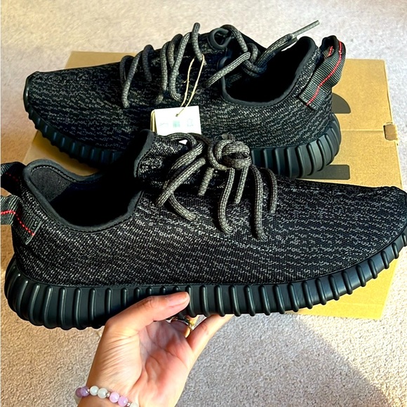 Yeezy Boost 350 Pirate Black Size US 11.5M - Picture 1 of 4